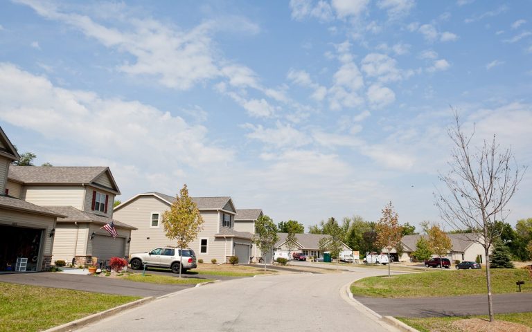 kenosha county townhomes for rent, meadows of mill creek
